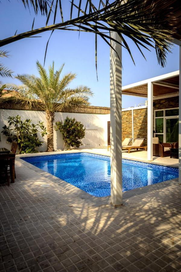Dar 66 Pool Chalets With Jacuzzi Villa Ras al-Khaimah Rum bild